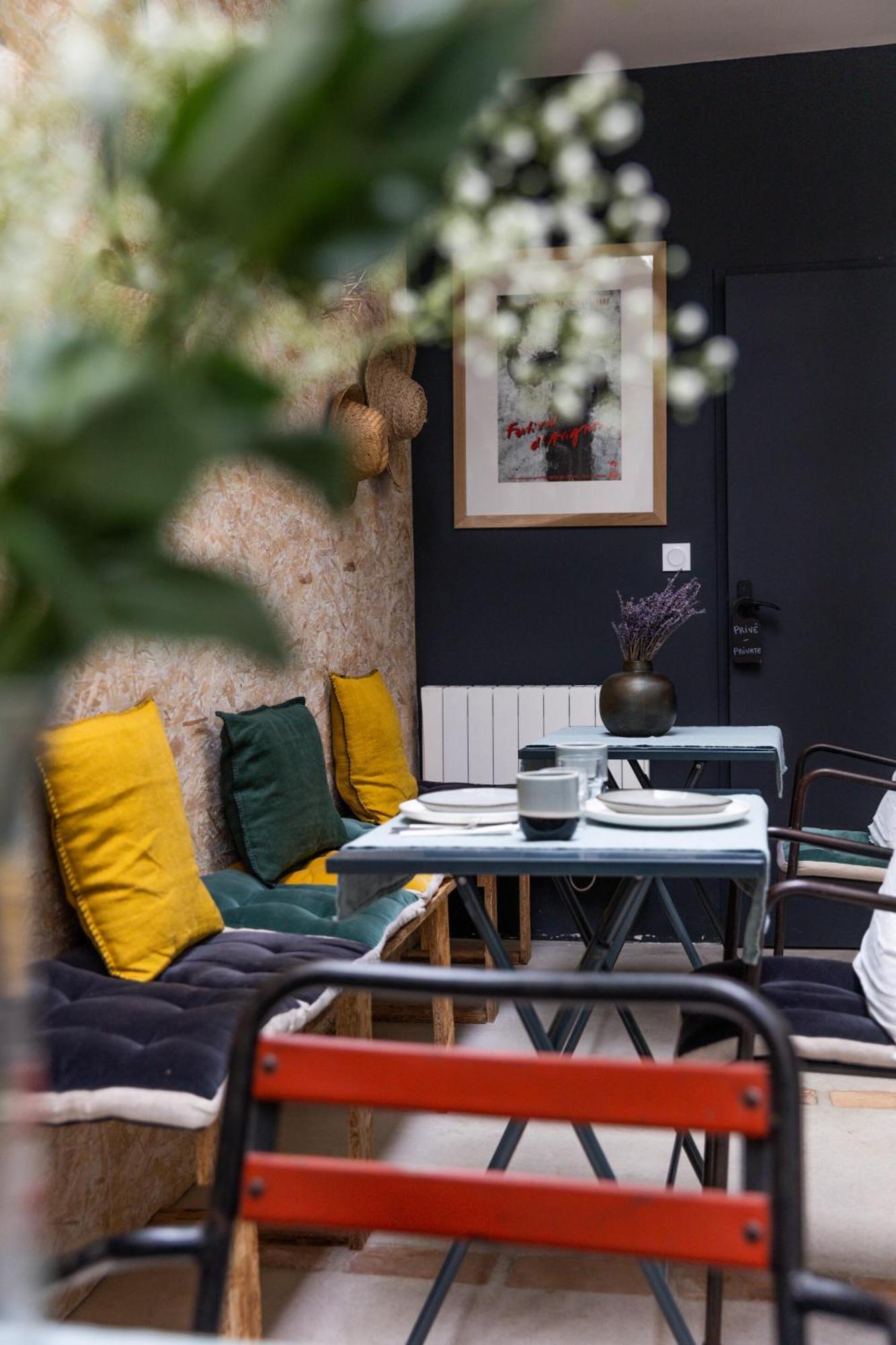 Boutique Hotel - La Demoiselle Авиньон Экстерьер фото